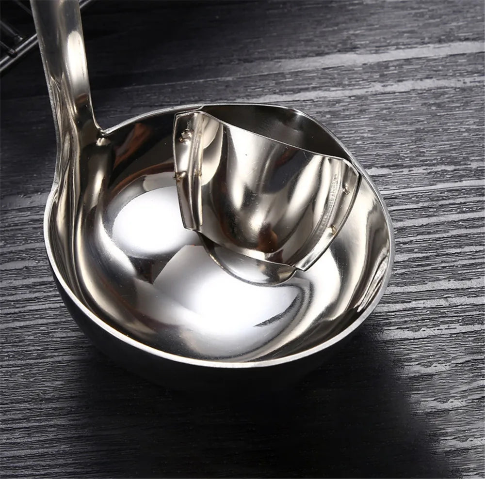 Stainless Steel Soup Fat Oil Separator Ladles Skimmer Spoon Soup Colander for Kitchen with Heat Insulation Anti-scalding