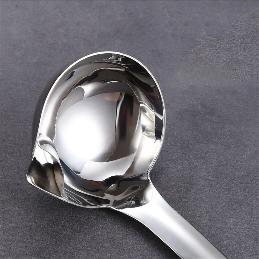 Stainless Steel Soup Fat Oil Separator Ladles Skimmer Spoon Soup Colander for Kitchen with Heat Insulation Anti-scalding